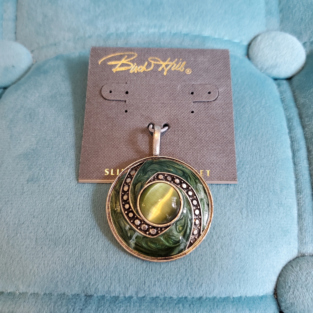 Bird Hill Green and Silver Pendant Necklace